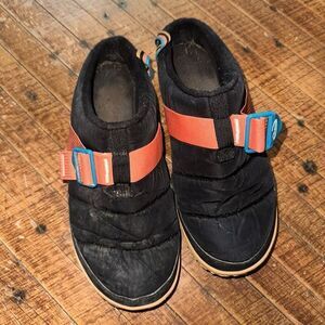 Chaco Ramble Puff black gorpcore W11 slip on ortho sandals